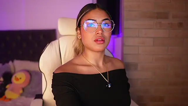 SaraParisi online show from 03-20-25, 03:02