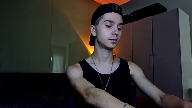 Joseph  Quinn online show from 02-24-26, 03:59