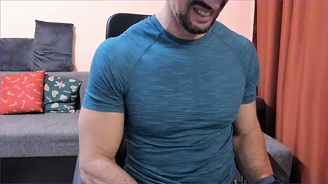 Snapshot of HotHunkTrainer chatting on 12-17-24, 12:33 HotHunkTrainer online show from 12-17-24, 12:33