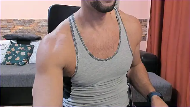 Snapshot of HotHunkTrainer chatting on 01-29-25, 03:37 HotHunkTrainer online show from 01-29-25, 03:37