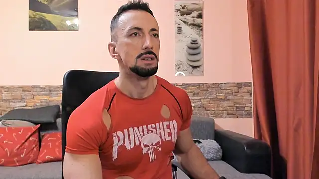 Snapshot of HotHunkTrainer chatting on 01-17-26, 08:52 HotHunkTrainer online show from 01-17-26, 08:52