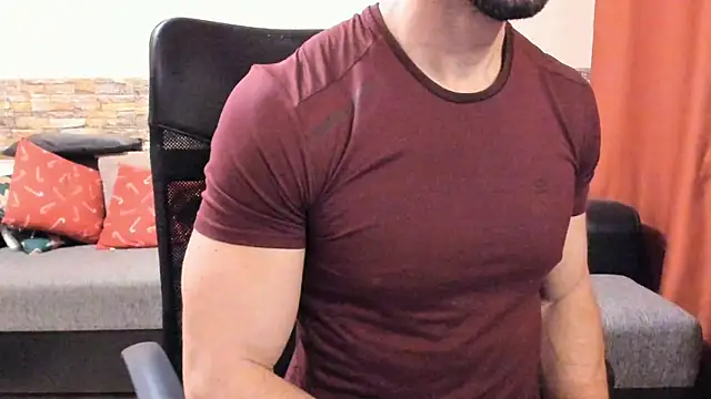 Snapshot of HotHunkTrainer chatting on 02-12-26, 08:53 HotHunkTrainer online show from 02-12-26, 08:53