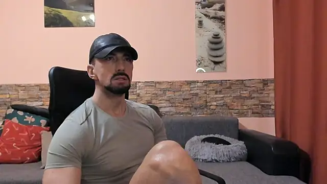 Snapshot of HotHunkTrainer chatting on 02-22-26, 09:19 HotHunkTrainer online show from 02-22-26, 09:19