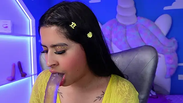 Snapshot of miss_romyna chatting on 12-31-24, 05:55 miss romyna online show from 12-31-24, 05:55
