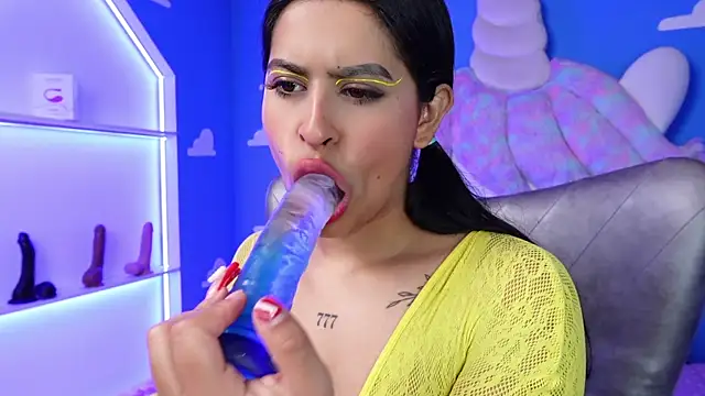 Snapshot of miss_romyna chatting on 01-16-25, 11:04 miss romyna online show from 01-16-25, 11:04