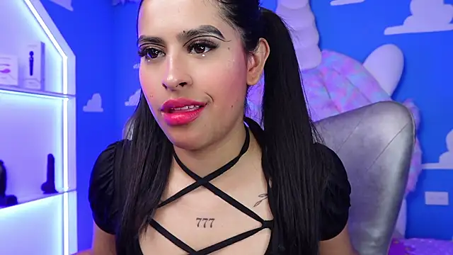 Snapshot of miss_romyna chatting on 01-28-25, 02:32 miss romyna online show from 01-28-25, 02:32