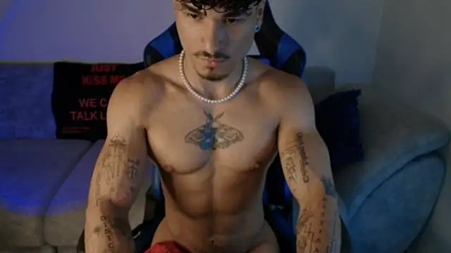 Snapshot of Thomas_Fit1 chatting on 07-06-26, 03:14 Thomas Fit1 online show from 07-06-26, 03:14