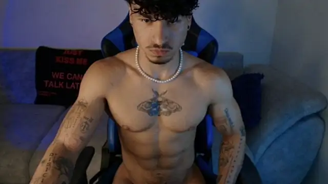 Snapshot of Thomas_Fit1 chatting on 07-08-26, 12:48 Thomas Fit1 online show from 07-08-26, 12:48