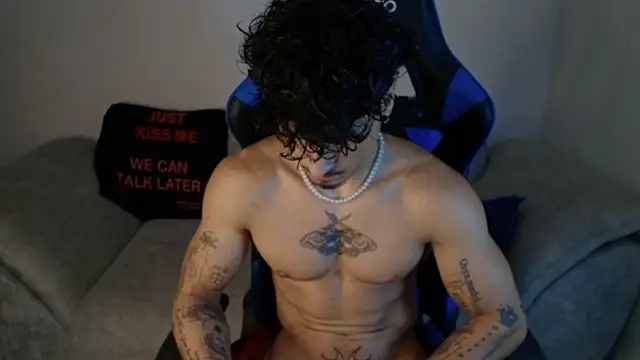 Snapshot of Thomas_Fit1 chatting on 07-10-26, 02:05 Thomas Fit1 online show from 07-10-26, 02:05
