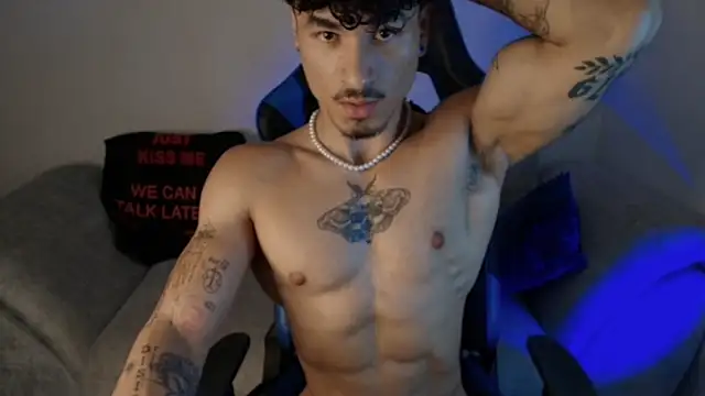 Snapshot of Thomas_Fit1 chatting on 07-10-26, 02:08 Thomas Fit1 online show from 07-10-26, 02:08