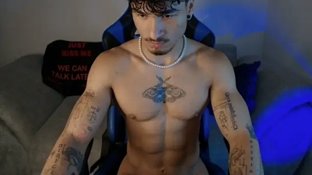 Snapshot of Thomas_Fit1 chatting on 07-12-26, 12:51 Thomas Fit1 online show from 07-12-26, 12:51