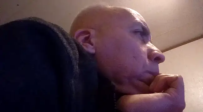 Xoc8  online show from 03-01-25, 06:57