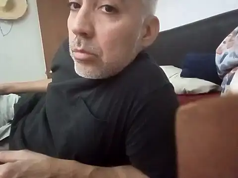 Xoc8  online show from 10-15-25, 02:44