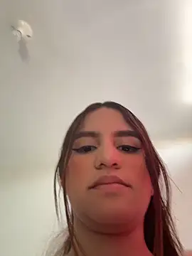 Snapshot of AnthonelaDuque chatting on 02-14-26, 12:02 AnthonelaDuque online show from 02-14-26, 12:02