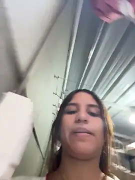 Snapshot of AnthonelaDuque chatting on 02-17-26, 11:40 AnthonelaDuque online show from 02-17-26, 11:40