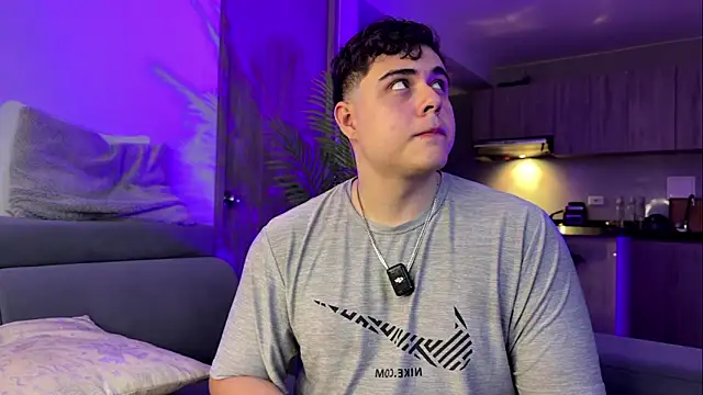 Snapshot of odin_blake chatting on 10-31-25, 02:12 odin blake online show from 10-31-25, 02:12