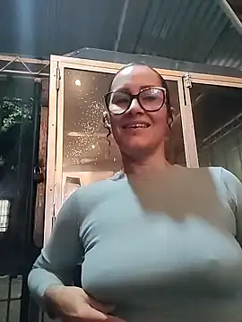 Snapshot of SelenaHouston chatting on 02-13-26, 12:17 SelenaHouston online show from 02-13-26, 12:17