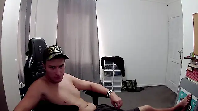 Snapshot of PKrisztian chatting on 09-27-25, 03:17 PKrisztian online show from 09-27-25, 03:17
