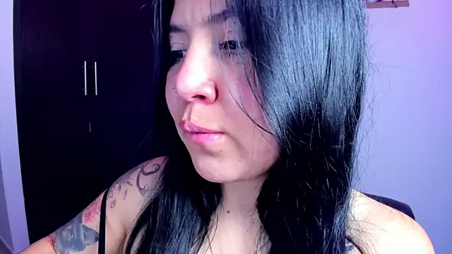 AilynRed online show from 01-06-25, 03:53