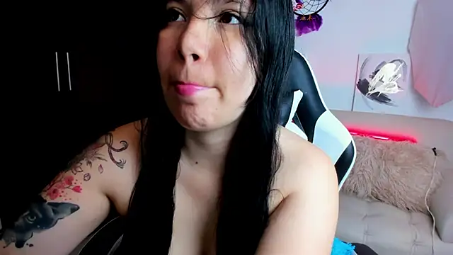 AilynRed online show from 11-29-25, 08:12