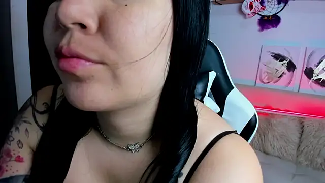 AilynRed online show from 01-11-26, 01:32