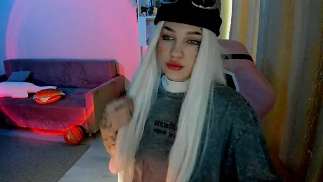 Snapshot of Ledy_WWWII chatting on 12-27-24, 12:45 Ledy WWWII online show from 12-27-24, 12:45