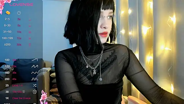 Snapshot of Ledy_WWWII chatting on 02-06-25, 03:20 Ledy WWWII online show from 02-06-25, 03:20