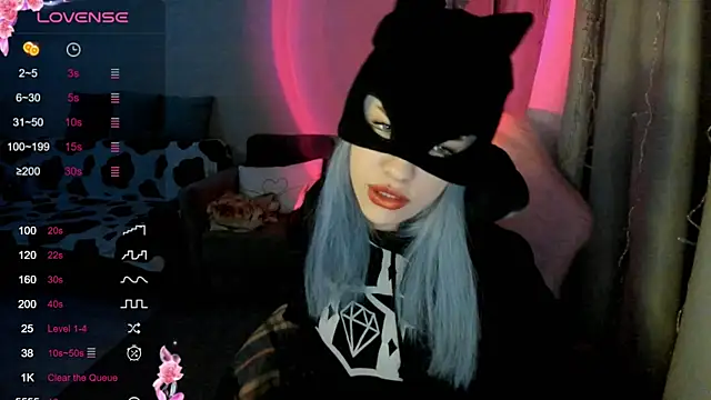 Snapshot of Ledy_WWWII chatting on 02-12-25, 04:00 Ledy WWWII online show from 02-12-25, 04:00