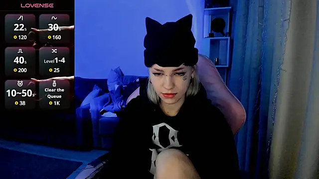 Snapshot of Ledy_WWWII chatting on 02-26-25, 05:07 Ledy WWWII online show from 02-26-25, 05:07