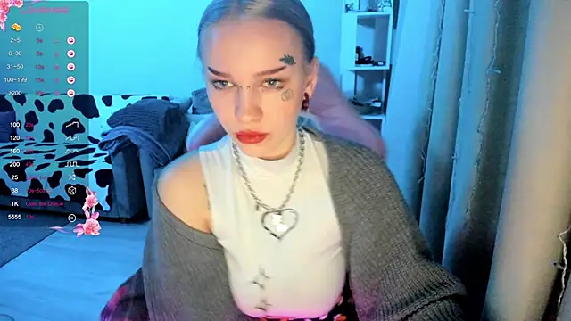 Snapshot of Ledy_WWWII chatting on 03-11-25, 04:18 Ledy WWWII online show from 03-11-25, 04:18