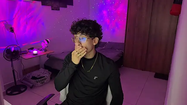 Kisan Smith online show from 12-18-25, 02:17