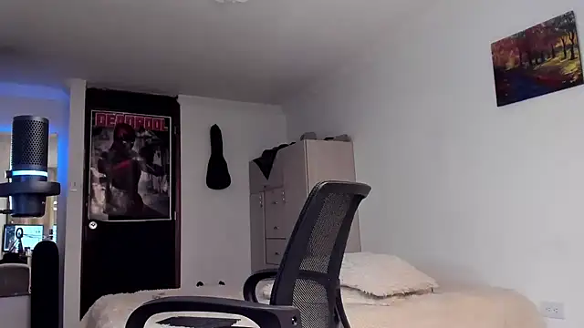 a lejandro 0 8 online show from 12-10-24, 02:27