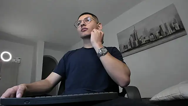 a lejandro 0 8 online show from 03-14-25, 02:53