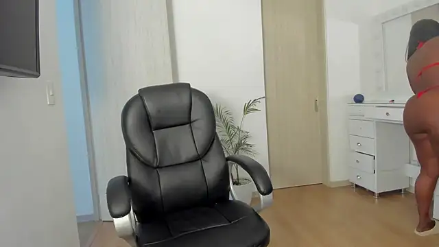 Snapshot of charlotte_tiller chatting on 06-16-26, 03:14 charlotte tiller online show from 06-16-26, 03:14