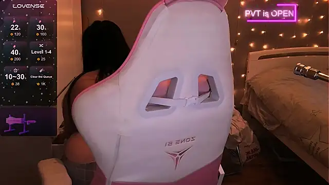 Snapshot of og_maddison chatting on 02-24-25, 02:04 og maddison online show from 02-24-25, 02:04