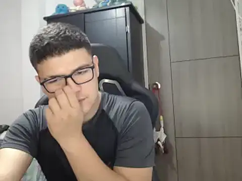 Plug Control online show from 03-05-25, 08:53