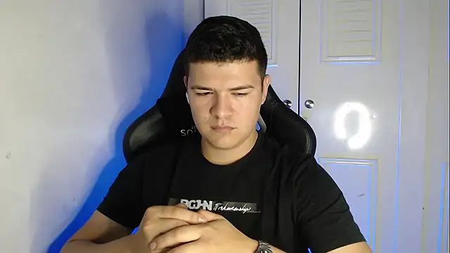 Plug Control online show from 09-12-25, 04:45