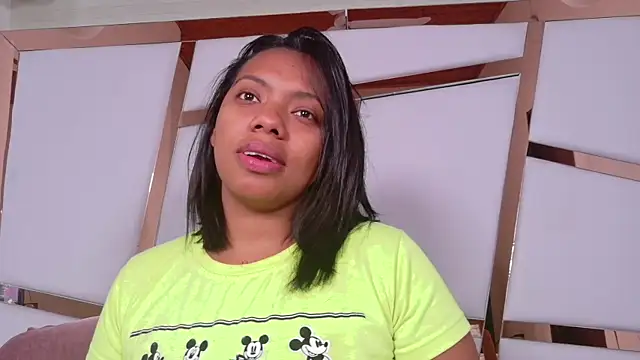 lia mariana online show from 11-22-25, 01:21