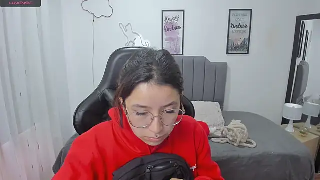 Amy joones online show from 11-06-25, 12:39