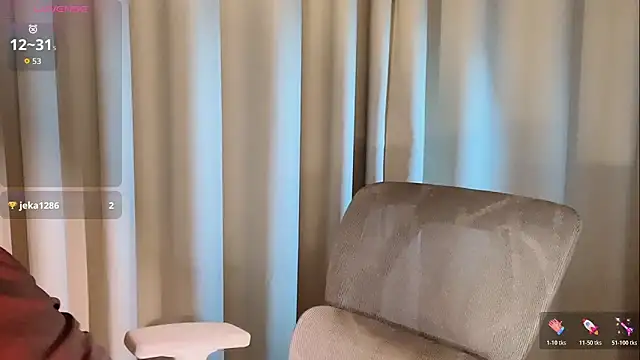 Snapshot of --xixi-- chatting on 04-13-26, 10:15 --xixi-- online show from 04-13-26, 10:15