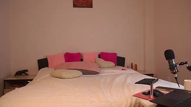 Arielgrace online show from 10-29-25, 02:14