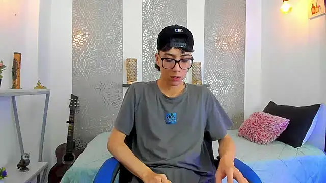 Nikolay Gregori online show from 03-18-25, 04:04