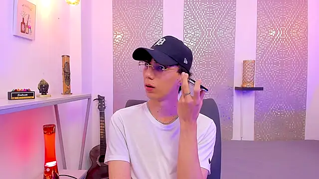 Nikolay Gregori online show from 12-18-25, 04:29