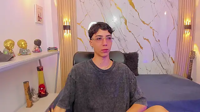 Snapshot of Nikolay_Gregori chatting on 05-15-26, 04:19 Nikolay Gregori online show from 05-15-26, 04:19