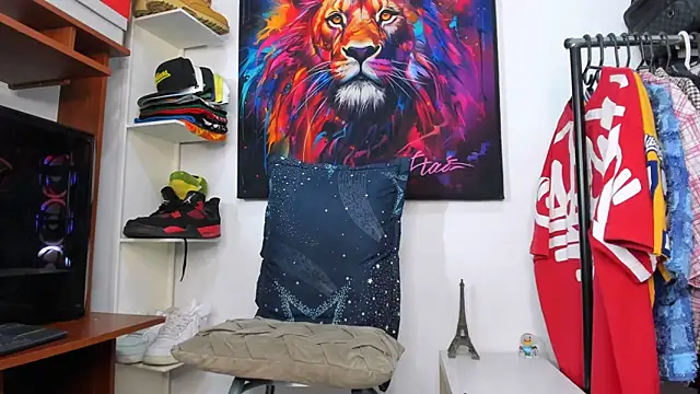 Snapshot of Pantera_black_21 chatting on 09-18-25, 12:18 Pantera black 21 online show from 09-18-25, 12:18