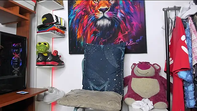 Snapshot of Pantera_black_21 chatting on 09-30-25, 11:04 Pantera black 21 online show from 09-30-25, 11:04