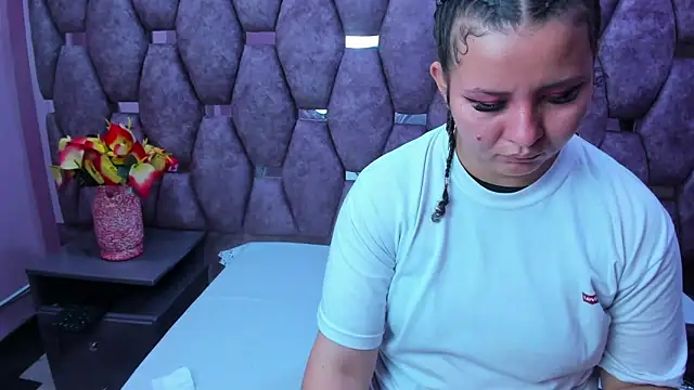 Snapshot of AlaSmith chatting on 11-10-25, 02:21 AlaSmith online show from 11-10-25, 02:21