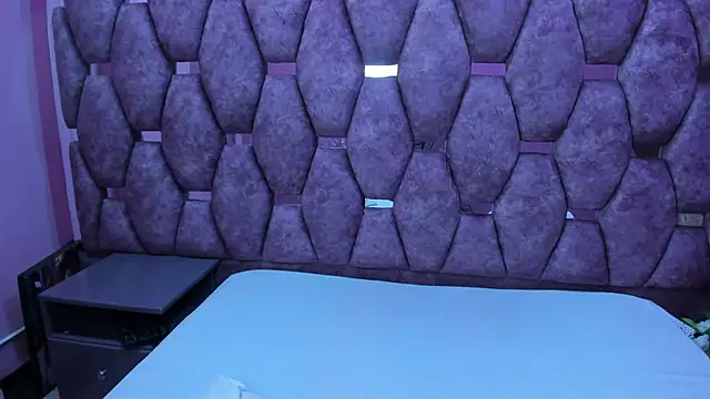 Snapshot of AlaSmith chatting on 11-28-25, 02:03 AlaSmith online show from 11-28-25, 02:03