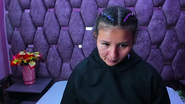 Snapshot of AlaSmith chatting on 12-03-25, 02:08 AlaSmith online show from 12-03-25, 02:08