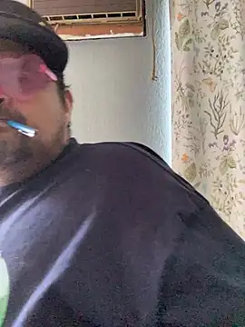 Miguel16i online show from 03-04-25, 06:18